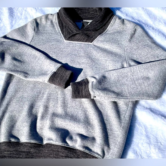 **$7 w/Bundle** H&M Relaxed Fit Sweater - Picture 3 of 5